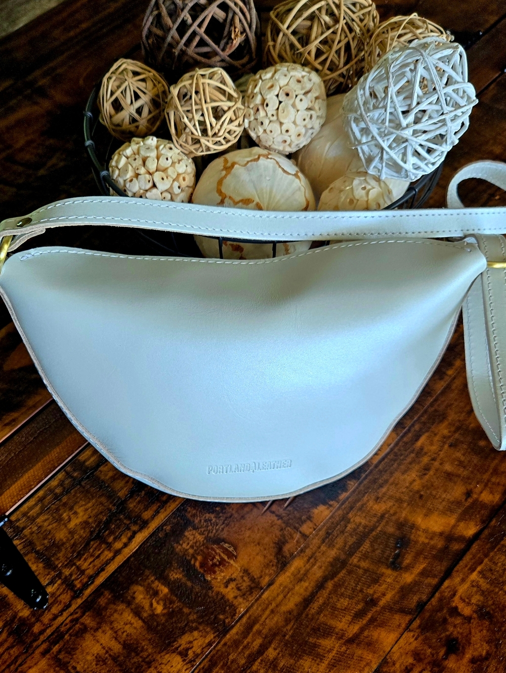 Portland Leather Pearl Med Koala - Picture 2 of 3